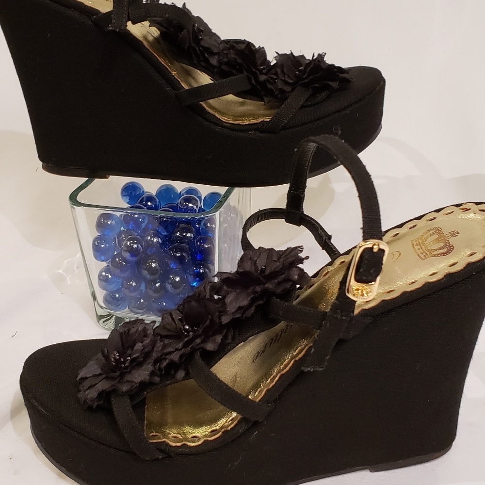 Black Floral Juicy Couture Platform Wedges Size 7